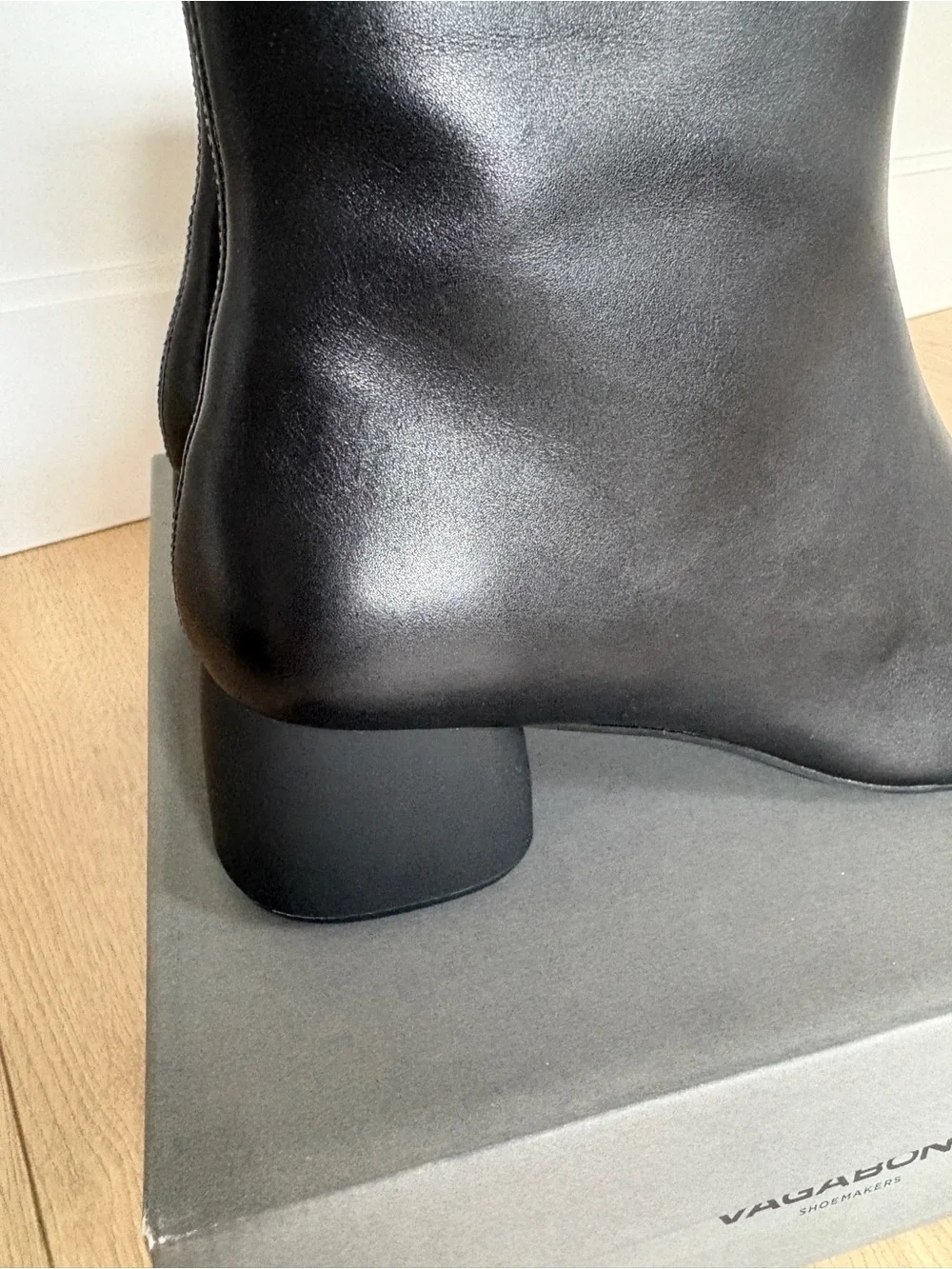 NWT Vagabond Black Leather Square-Toe Ankle Boots